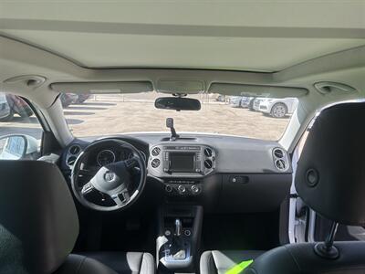 2017 Volkswagen Tiguan thumbnail 2