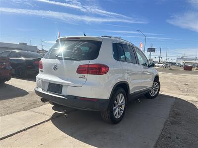 2017 Volkswagen Tiguan thumbnail 5